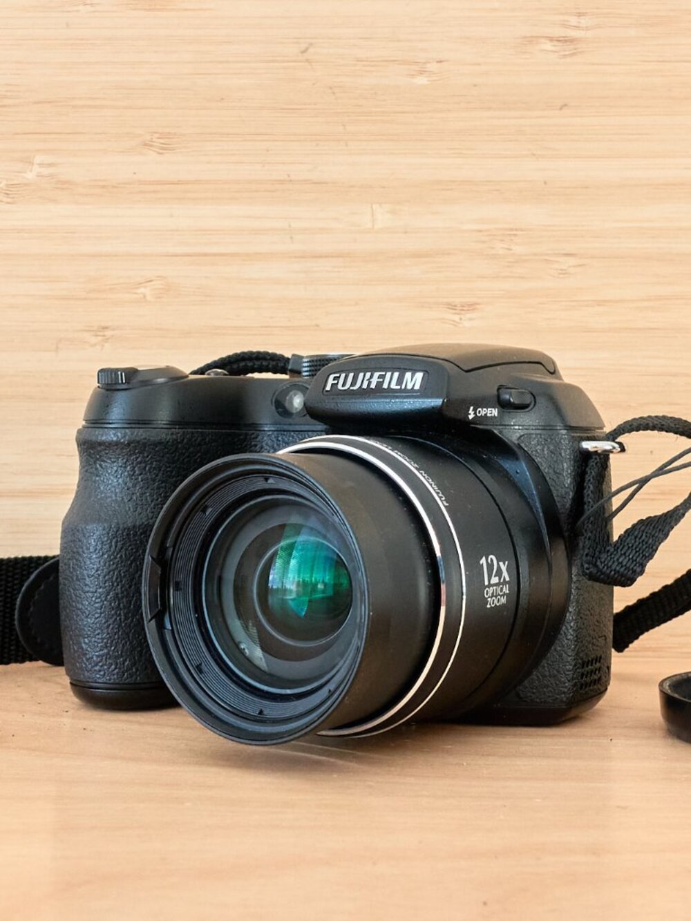 Fujifilm FinePix S1000fd 10MP Digital Camera 12x Optical Zoom Tested